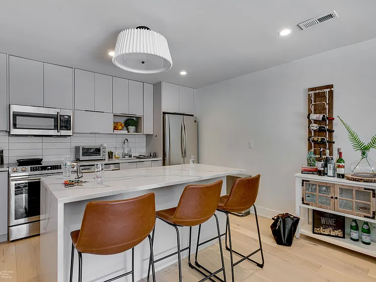 1 Bed - Designer Kitchen