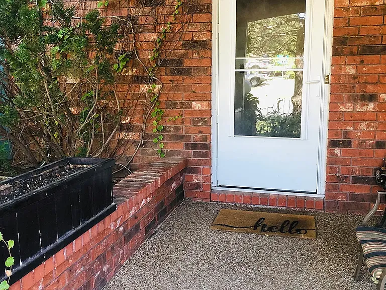 10413 W Bartlett St — Photo 1