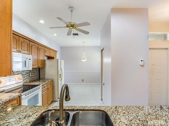 4th image of 10736 Royal Caribbean Cir