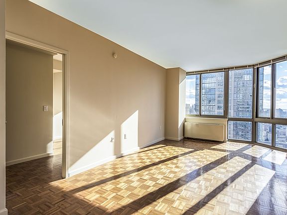 3rd image of 100 W 26th St APT 11A