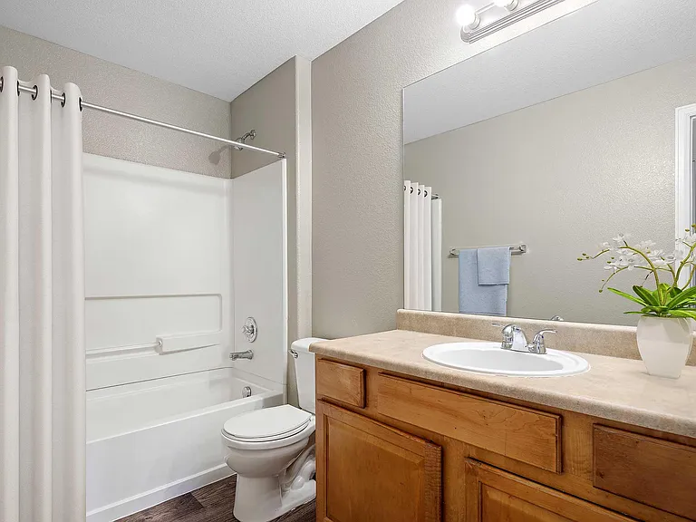 Summerfield Condominiums — Photo 7