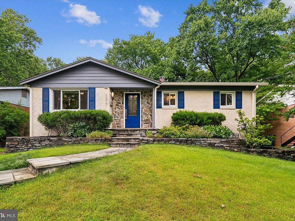 1st image of 9817 Cherry Tree Ln