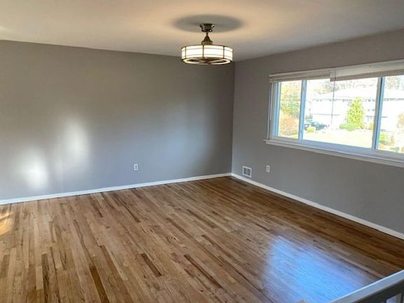 2nd image of 8 Maryanne Ave