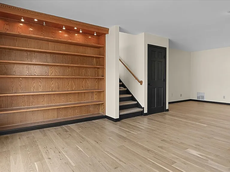 72 Hunter Ln — Photo 16