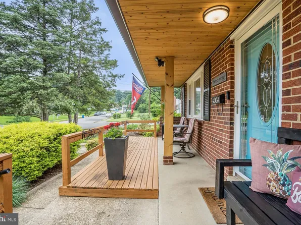 5215 Juliet St, Springfield, VA 22151