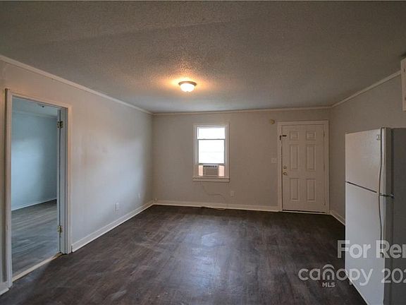 4th image of 1009 Plymouth St #C
