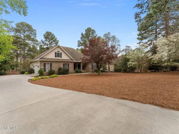 141 Longleaf Drive, West End, NC 27376