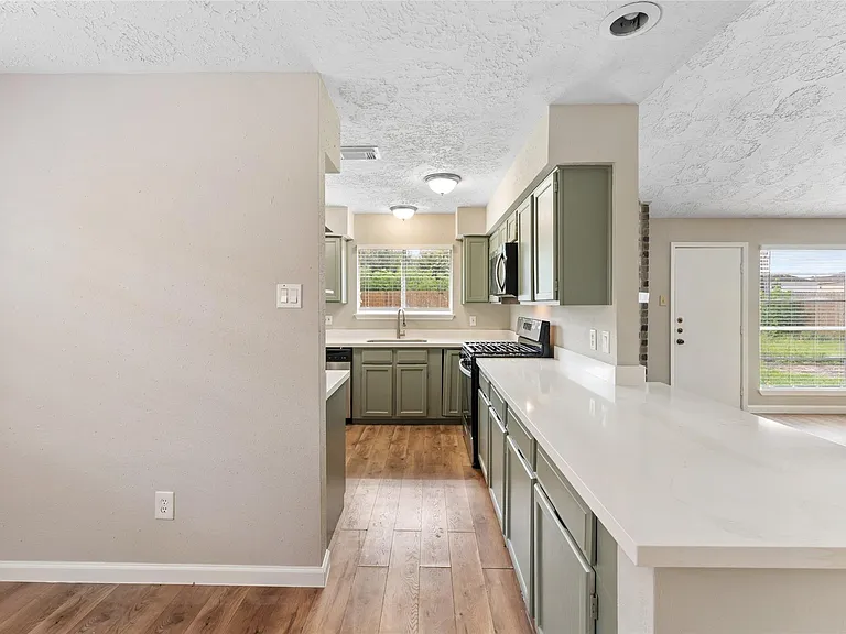 2327 Rittenmore Dr — Photo 10