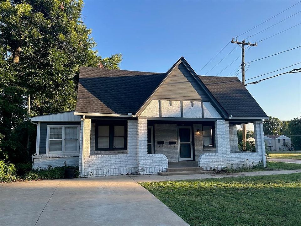 1st image of 726 NW 25th St