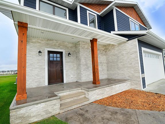 2nd image of 4073 Crystal Dr