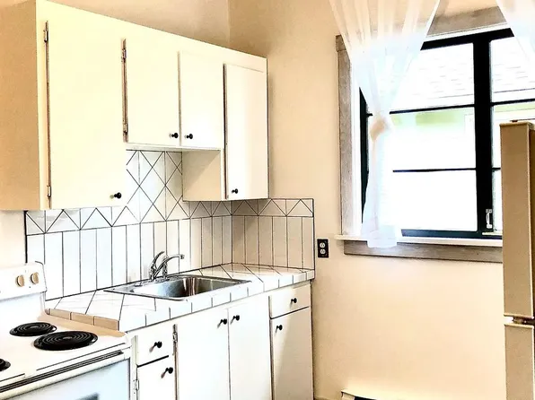 ar1031, 1031 NW 65th St #3, Seattle, WA 98107
