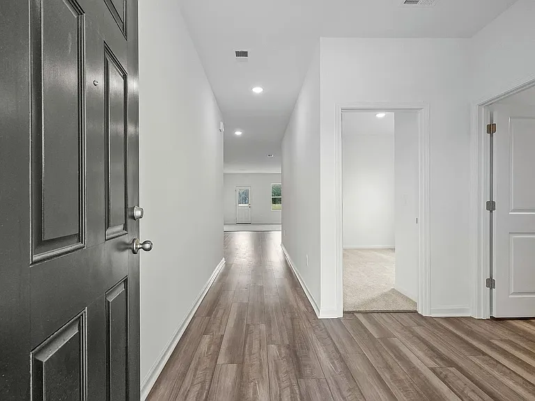 8312 Sniptoe Dr — Photo 2