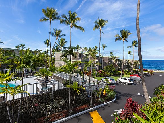 2nd image of 75-6016 Alii Dr APT 223