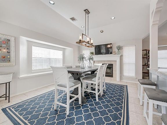 2nd image of 3704 Ashford Dr
