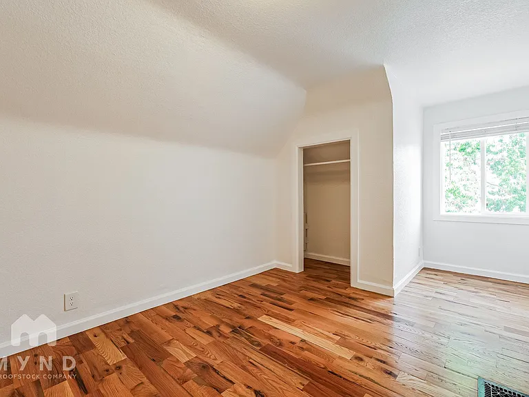 2426 S Acoma St — Photo 17