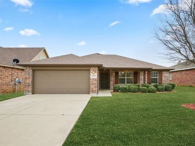 2004 Maxwell Ct, Aubrey, TX, 76227