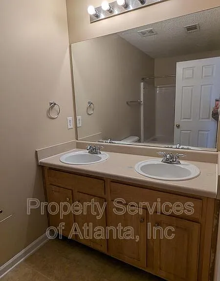 2207 Miranda Dr — Photo 15