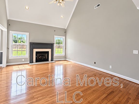 2nd image of 33 Meadow Springs Ln