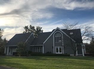 20 Langstaff Ln, Troy, NY 12180