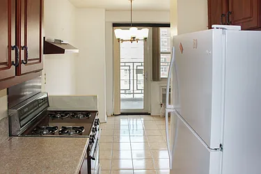 Sold by Thomas Lipovetsky, LREB