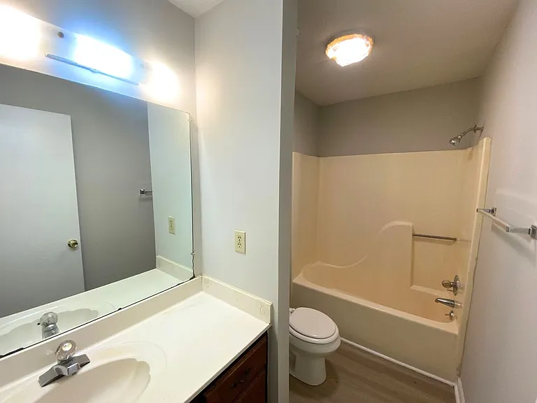 2505 W Broad St #611 — Photo 6