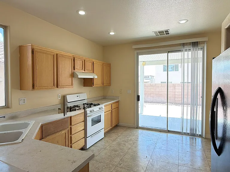 8435 Montefino Ct — Photo 6