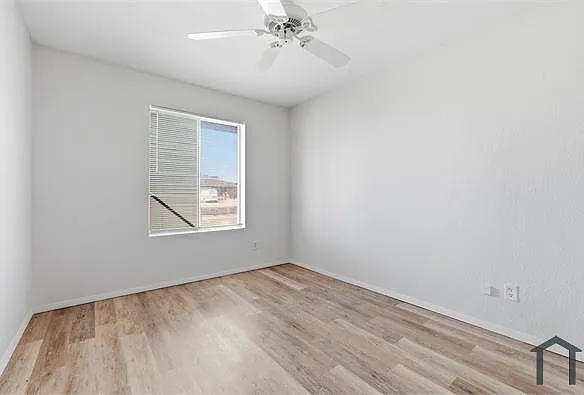 4047 W Sweetwater Ave — Photo 10