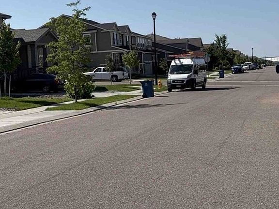 Exterior Neighborhood (street photo)