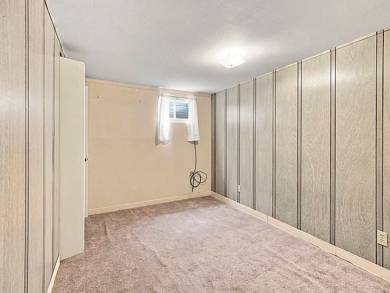513 Harvard Ln — Photo 19
