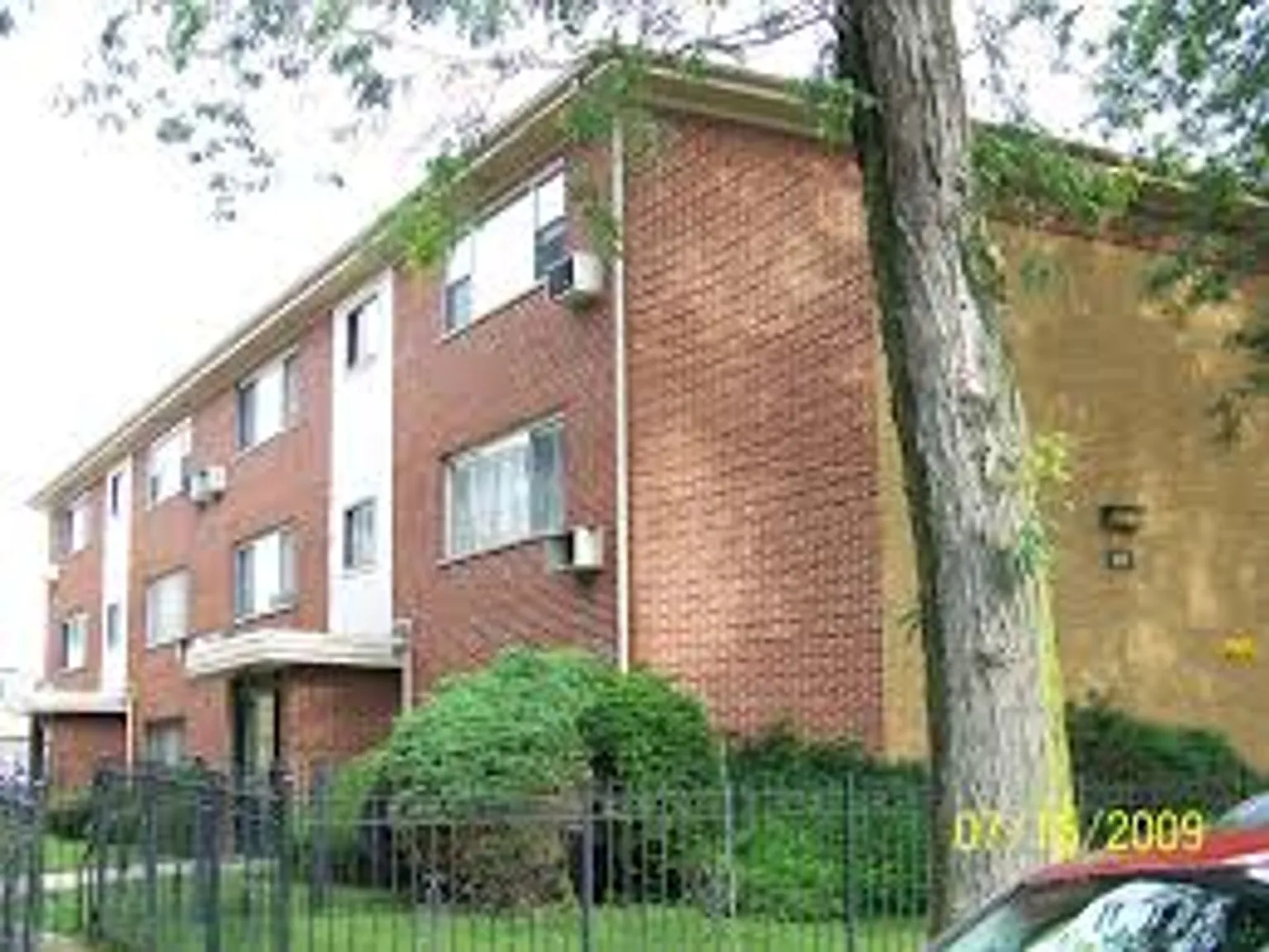 11110 - 11118 S Homewood Ave — Photo 2
