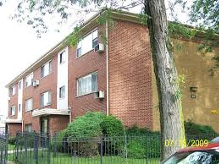 11110 - 11118 S Homewood Ave — Photo 2