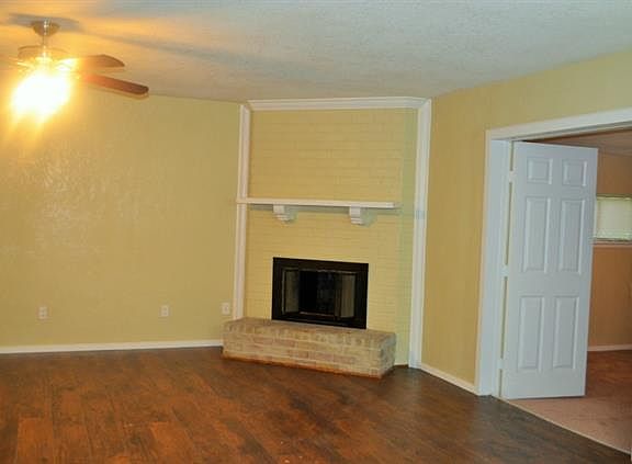 3rd image of 1221 Cielo Vista Dr