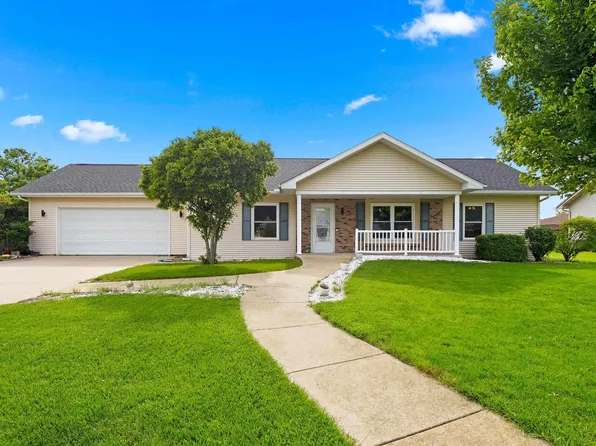 901 N Easy St, Roanoke, IL 61561