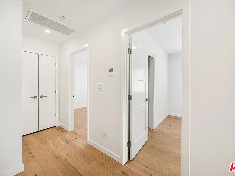 7935 Zelzah Ave — Photo 17