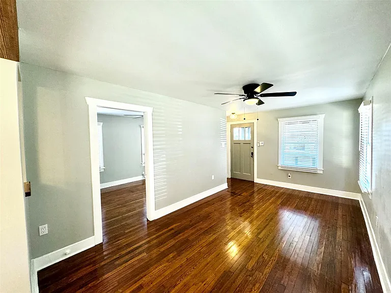 1018 Dunbar St — Photo 10