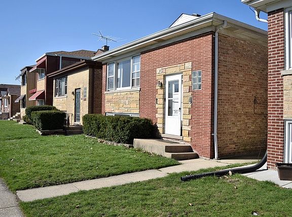 2nd image of 3612 Clarence Ave