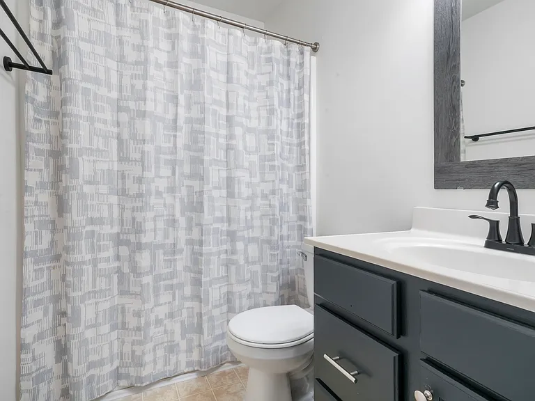 4615 Boardwalk Dr — Photo 8