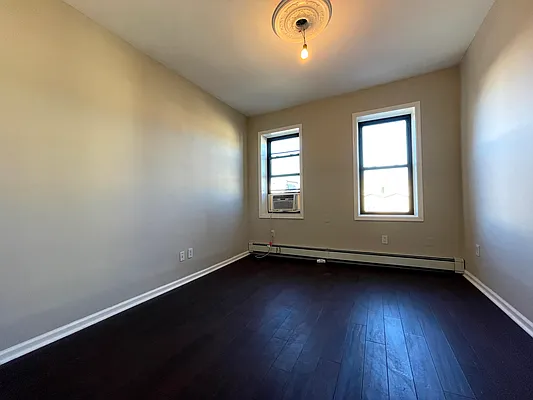 Rented by Triplemint | media 17