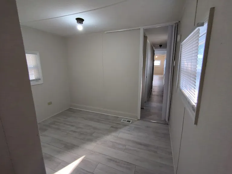 2100 W Mason Ave — Photo 24