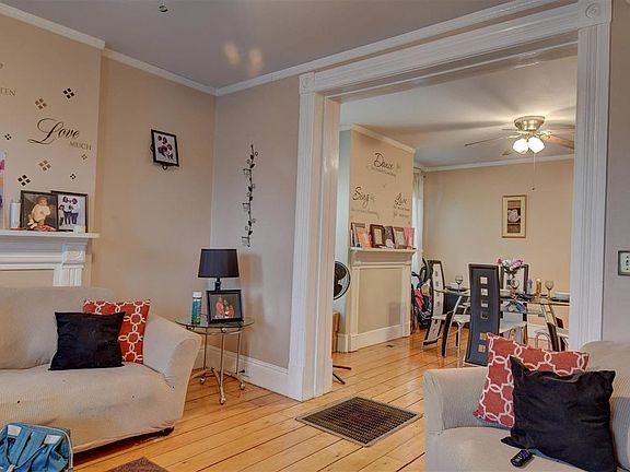 4th image of 699 Pawling Ave