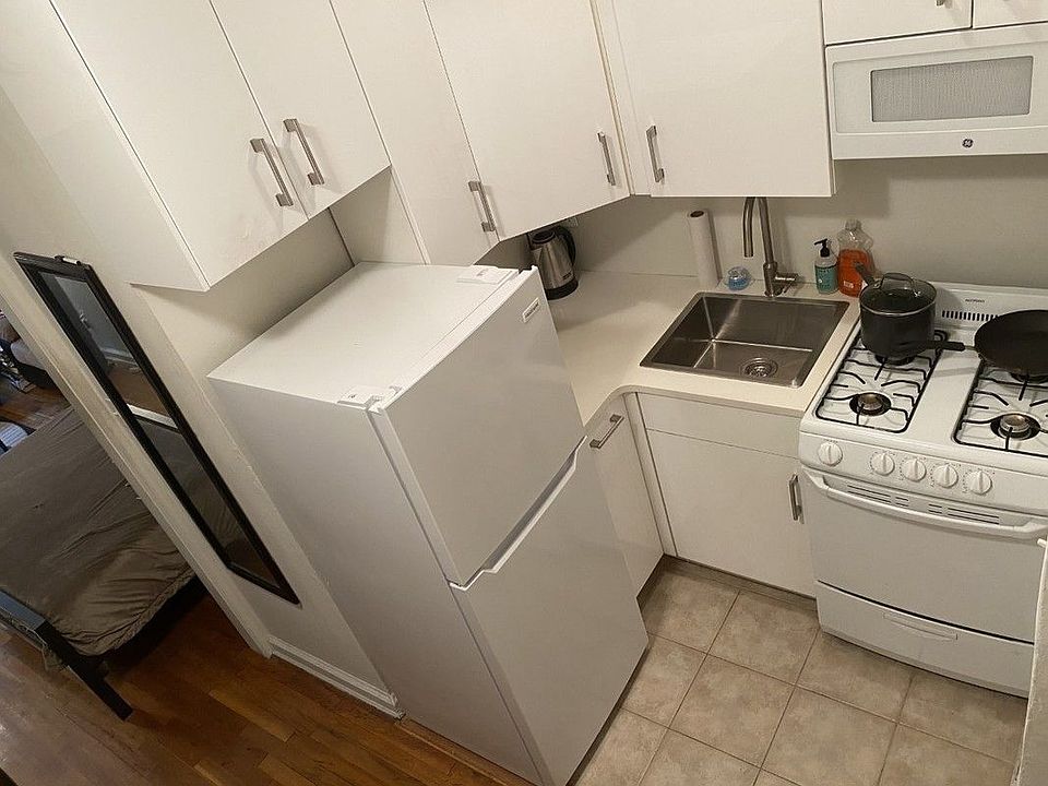 2nd image of 412 E 64th St APT 1A