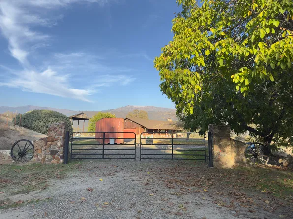 50200 Hogback Dr Drive, Badger, CA 93603