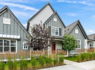 273 N Lucas Ave NW, Calgary, AB T3P 1N3