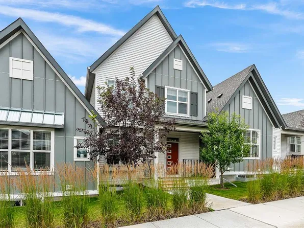 273 N Lucas Ave NW, Calgary, AB T3P 1N3