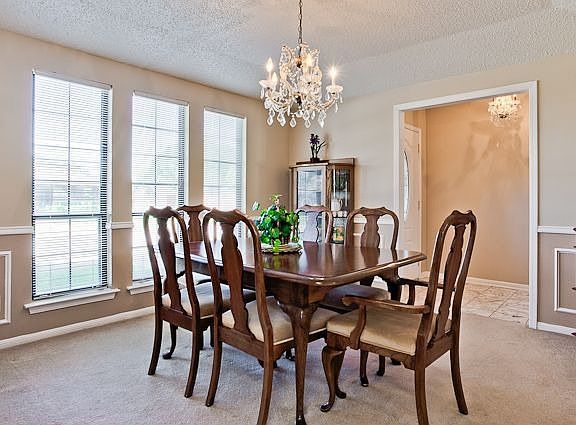 3rd image of 1128 Chesterton Dr