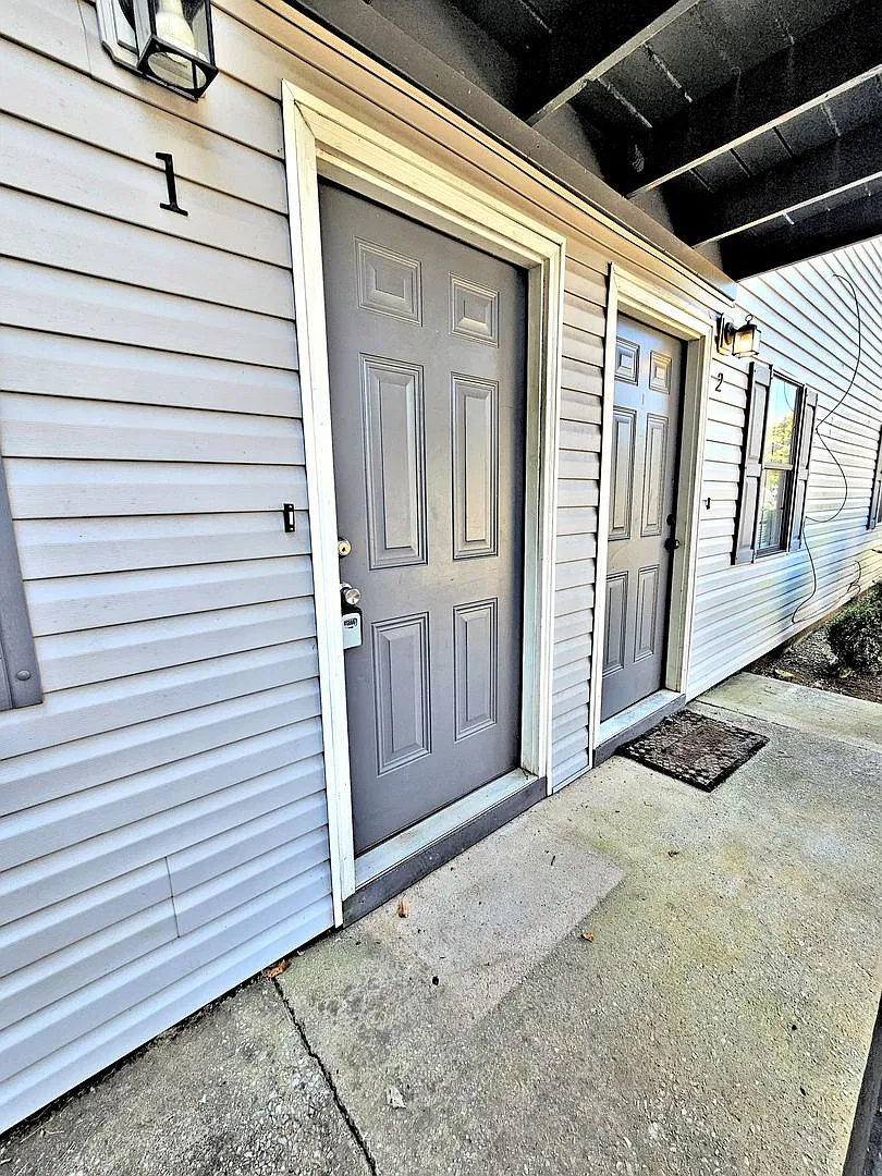 (HTH-3) 1817 Tower St SE — Photo 1
