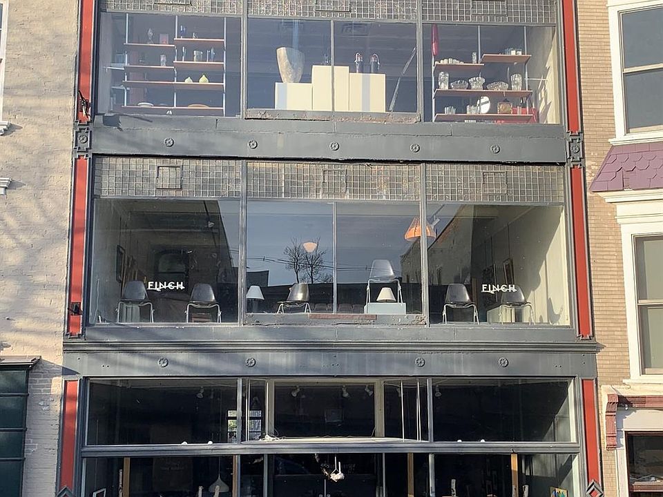 2nd image of 555 Warren St