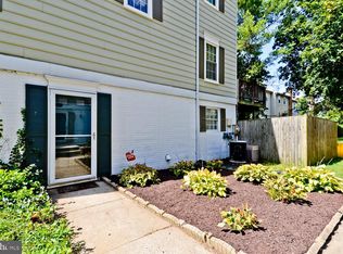 1457 Chatham Ct, Crofton, MD 21114