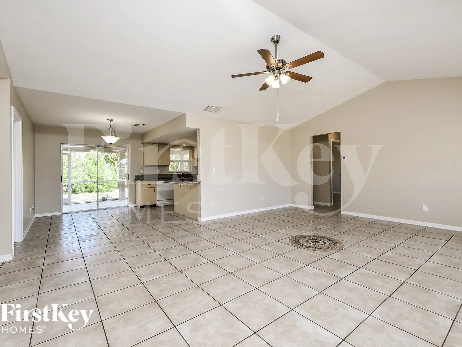 3 bed, 2.0 bath, 1502 sqft, $2,365 — Photo 4