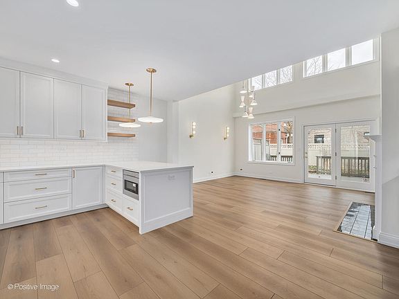 4th image of 117 W Seminole Ave